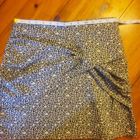 ZARA Leopard Front Knot/Gathered Mini Skirt - Size M - Picture 4 of 9